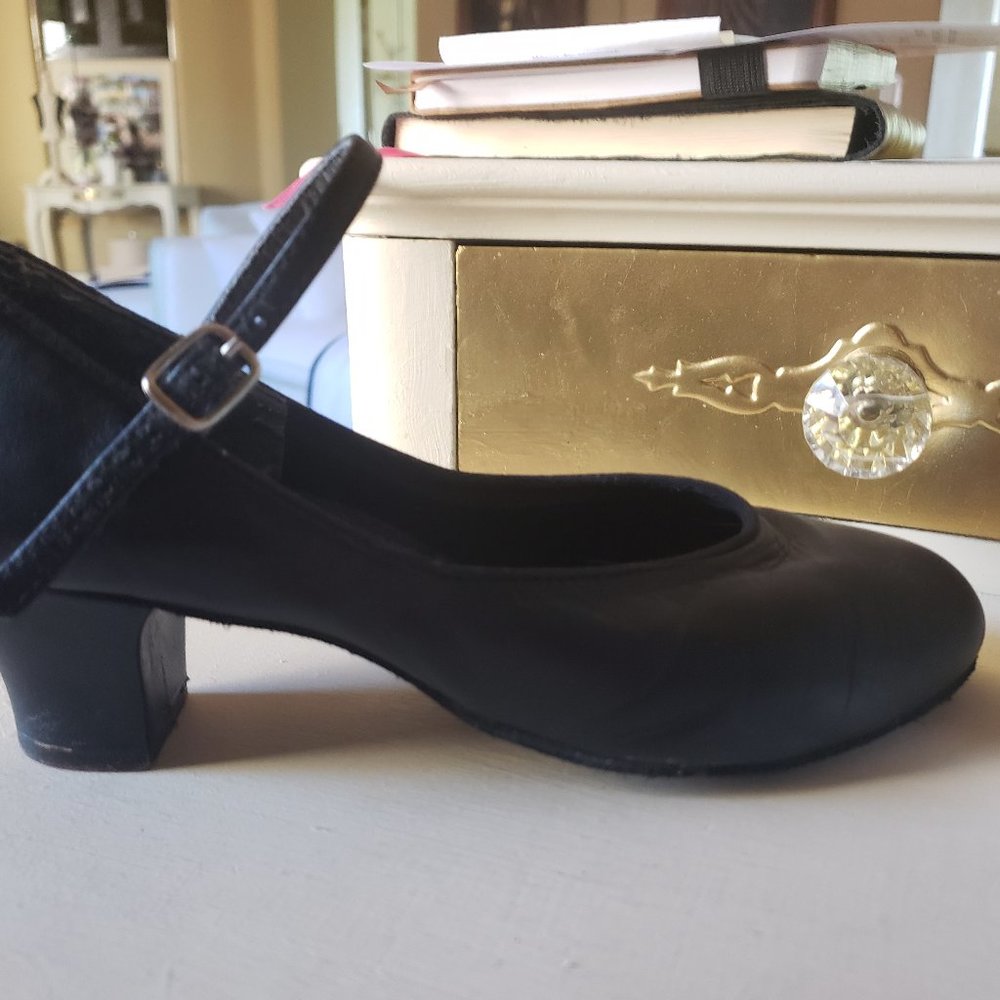 Capezio women  black salsa dance shoes 6,5